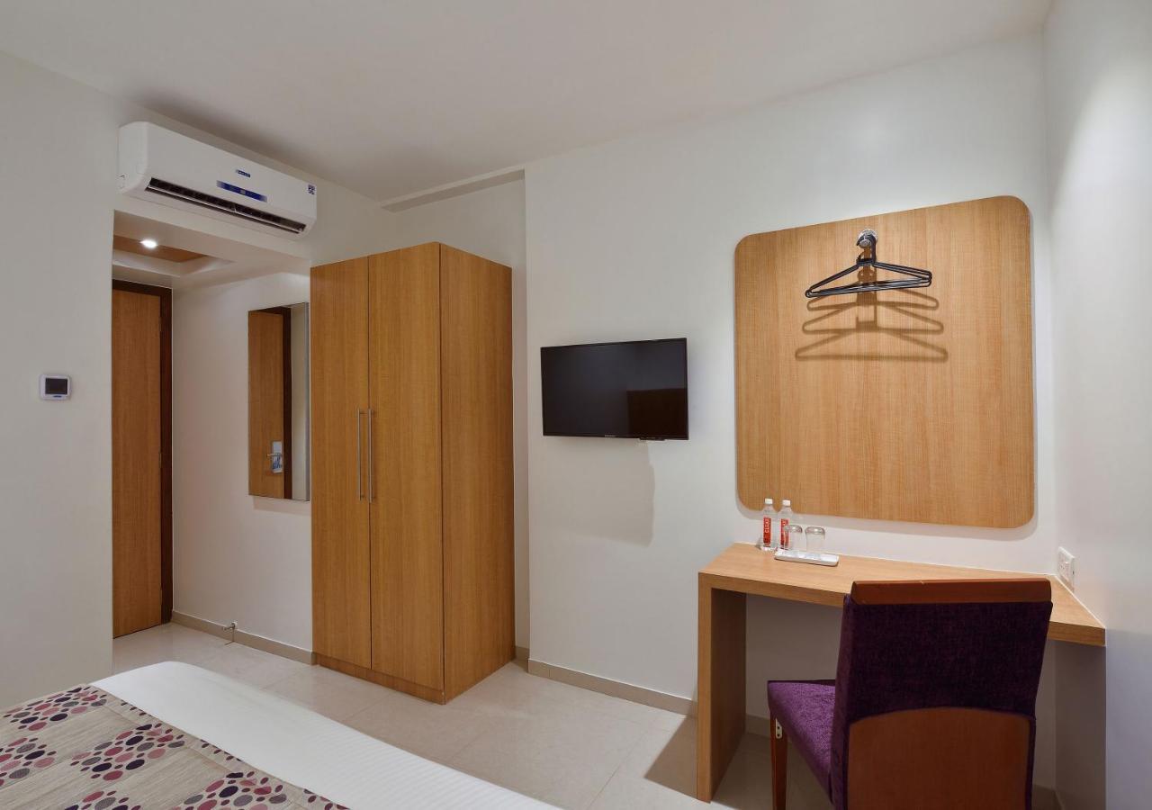 מומביי Hotel Leafio-Near Airport מראה חיצוני תמונה